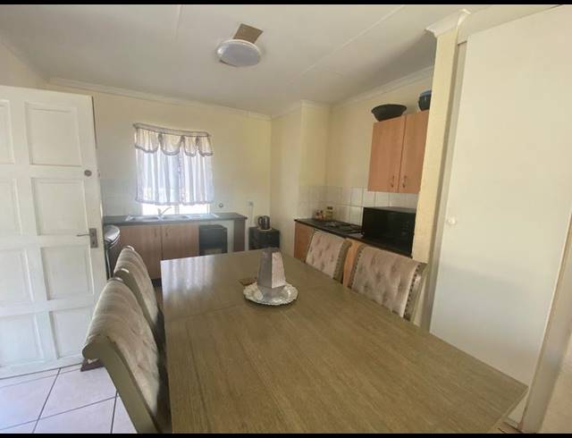 2 BEDROOM APARTMENT FOR SALE IN WILLOWBROOK